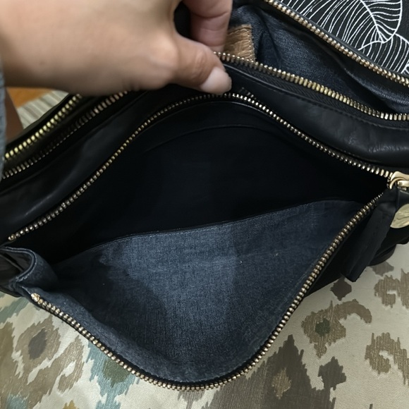 Clare V Gosee black leather and suede - Picture 5 of 10